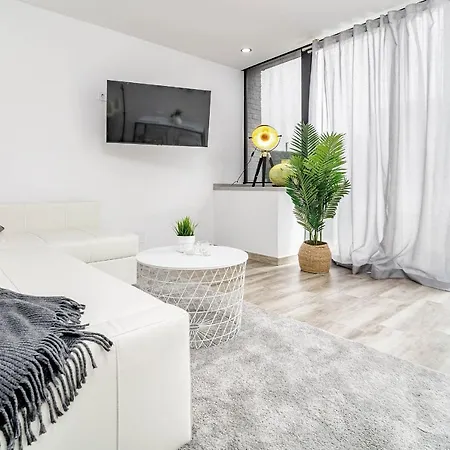 Charming 2 Bedroom In Cortijo Blanco With Pool View
