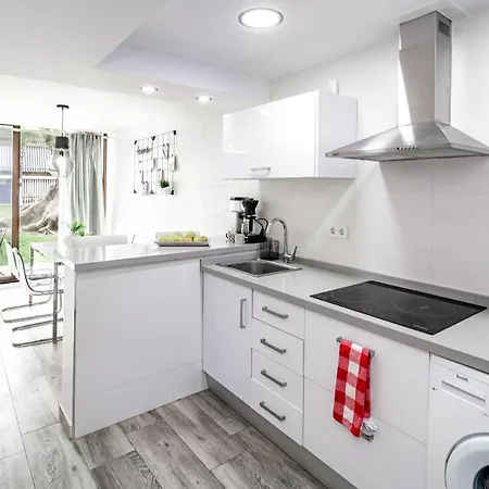 Apartment Charming 2 Bedroom In Cortijo Blanco With Pool View Marbella